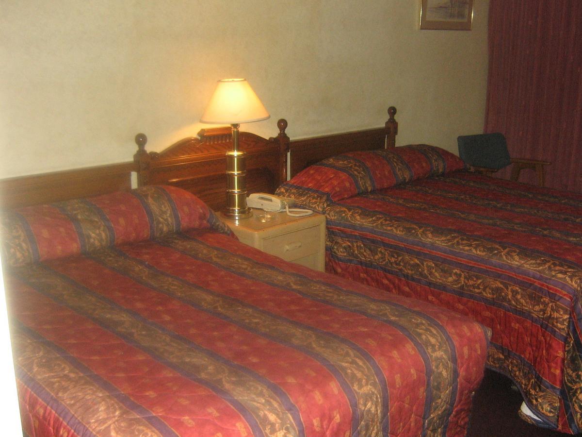 Town And Country Motor Hotel Calgary Zewnętrze zdjęcie