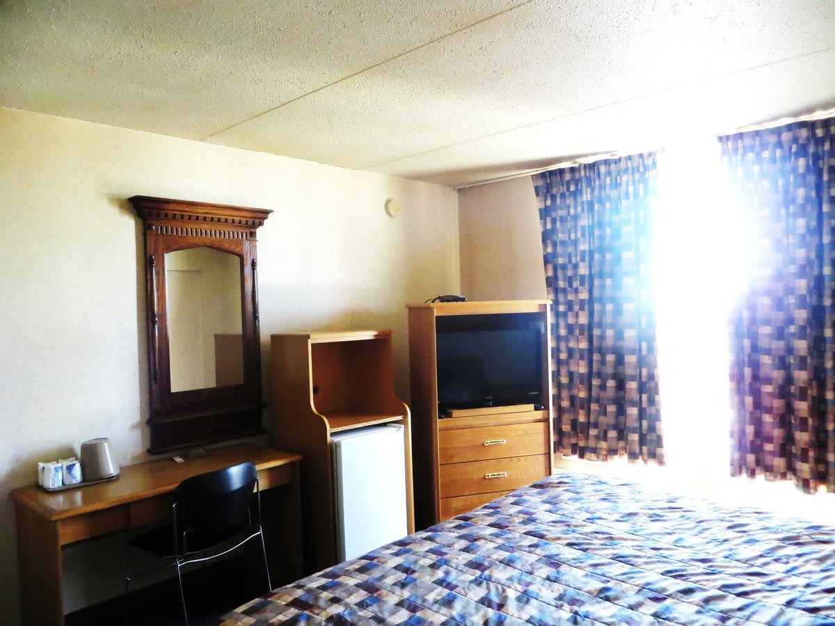 Town And Country Motor Hotel Calgary Zewnętrze zdjęcie