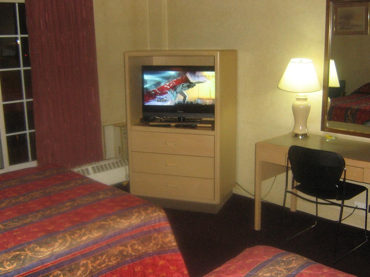 Town And Country Motor Hotel Calgary Zewnętrze zdjęcie