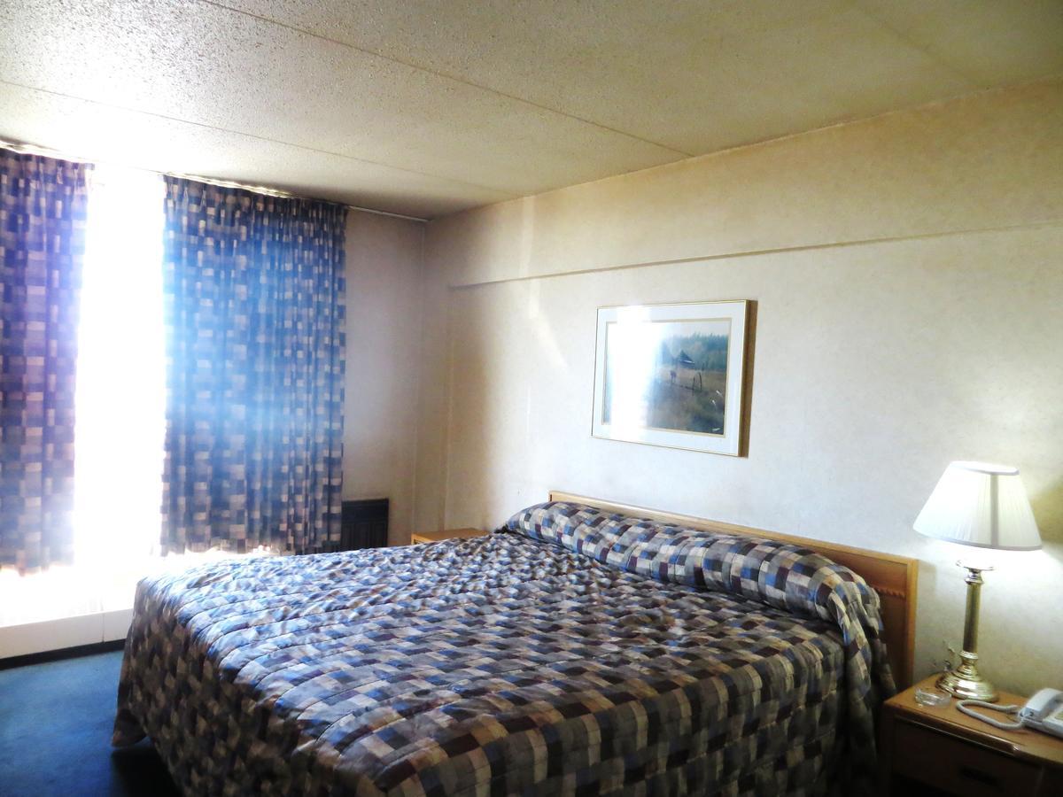 Town And Country Motor Hotel Calgary Zewnętrze zdjęcie