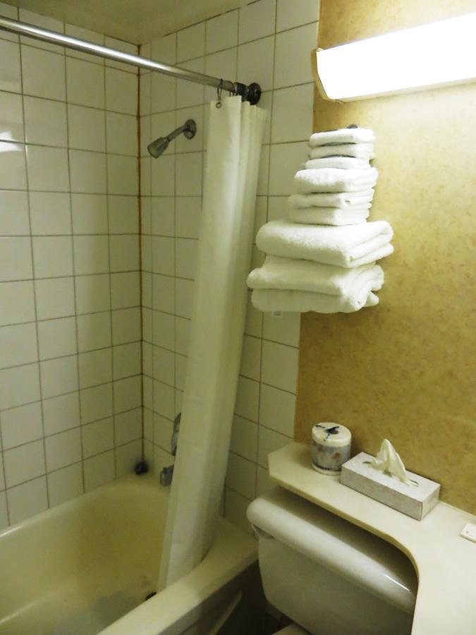 Town And Country Motor Hotel Calgary Zewnętrze zdjęcie