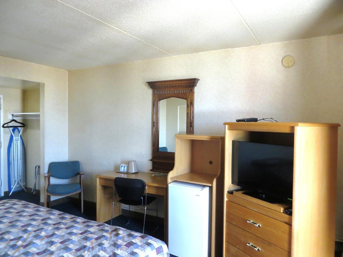 Town And Country Motor Hotel Calgary Zewnętrze zdjęcie